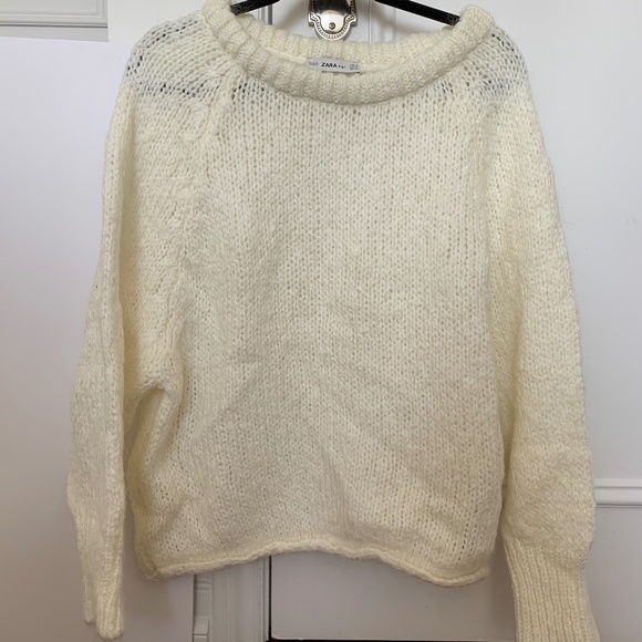 Zara Knit - Picture 1 of 3